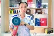 大學(xué)生“回爐”技校：看準(zhǔn)商機(jī)  決定轉(zhuǎn)行換業(yè)