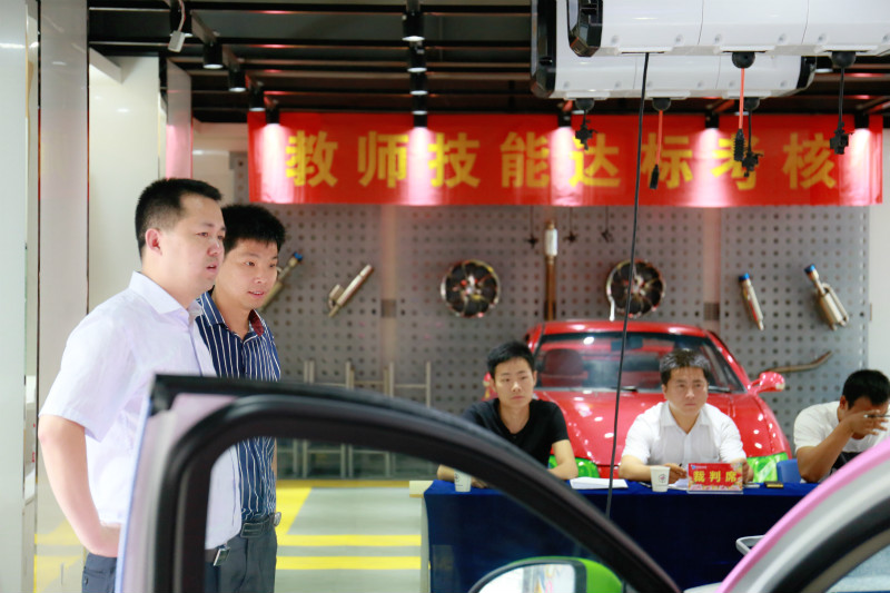 教師技能大練兵  嚴(yán)把教學(xué)質(zhì)量關(guān)