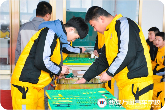 技術萬通|技能爭霸賽激烈進行  參賽學子從容應對