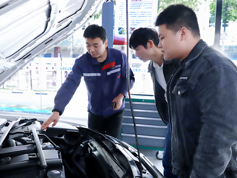 二手車評估鑒定實(shí)訓(xùn)課堂2