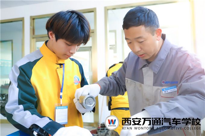 停車后，風扇持續運轉是正常的嗎？