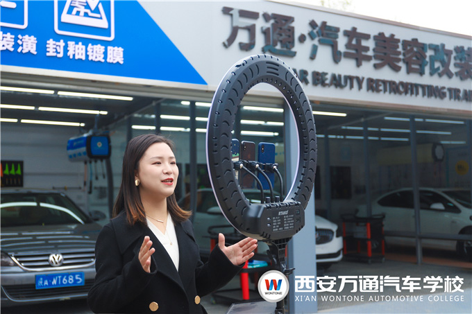 企業總監在線解密行業前景，與學子暢談職業發展