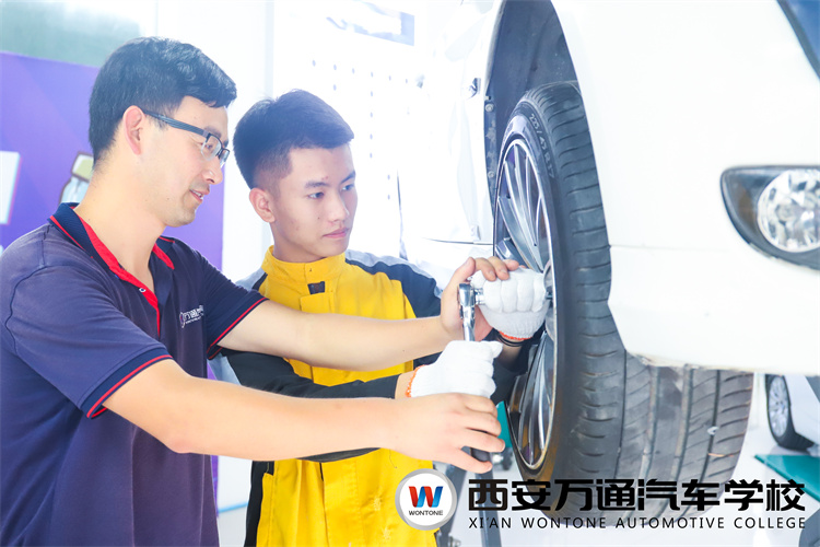 想找一個發展前景好的專業，汽車專業值得!