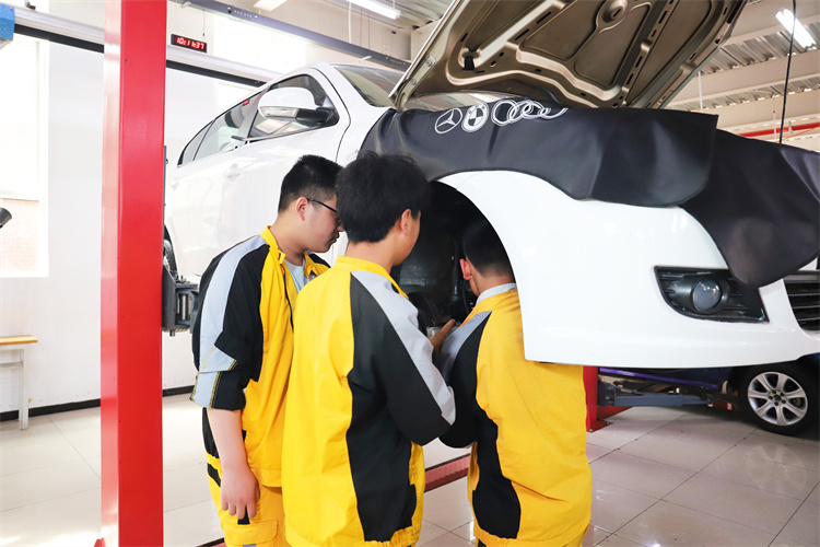 轉行學什么？二手車評估師了解一下！
