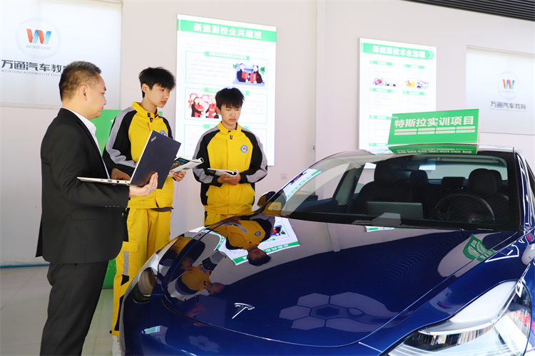 行業(yè)變革！學(xué)新能源汽車技術(shù)勢(shì)在必行