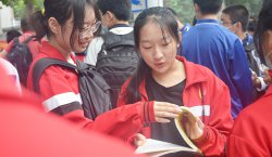 初中畢業(yè)沒考上高中，女生，大專學(xué)校選什么專業(yè)好？